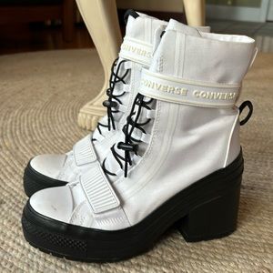 Chuck 70 De Luxe White Canvas Boot, Women’s 8.5